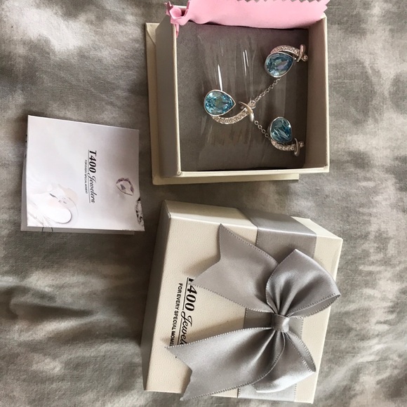 Waterdrop Pendant Necklace & Earrings - Picture 2 of 2